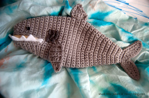 пенал акула крючком схема вязания